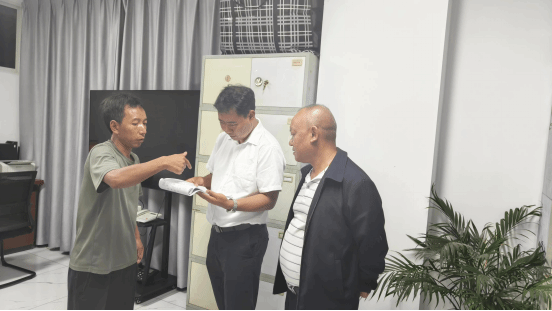 沧源自治县人民政府副县长李树荣到部门开展防汛值班值守检查工作