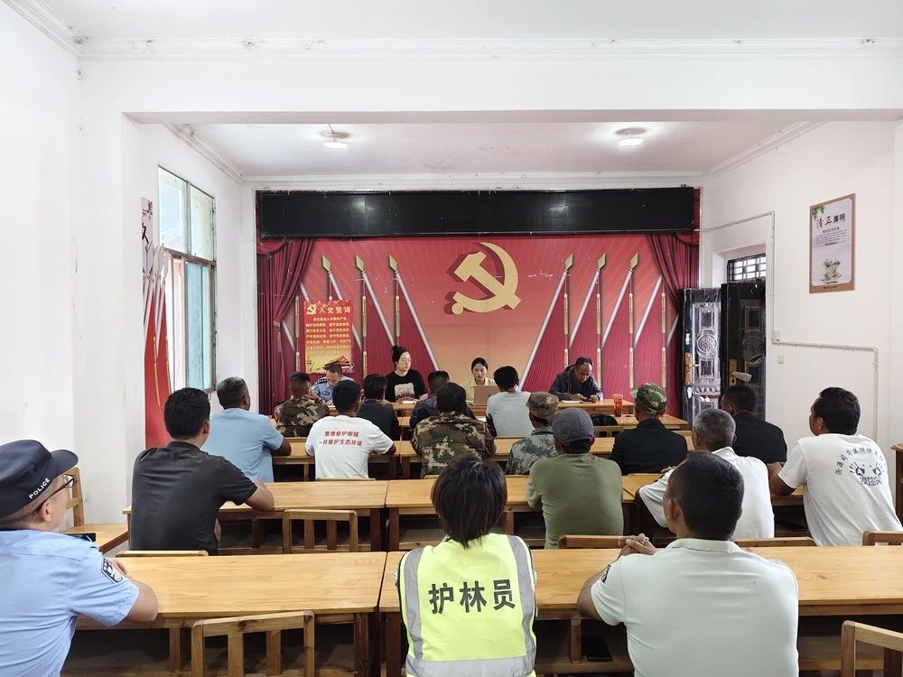 ac23a0cc59cccba33e142f4a75c537b8.jpg